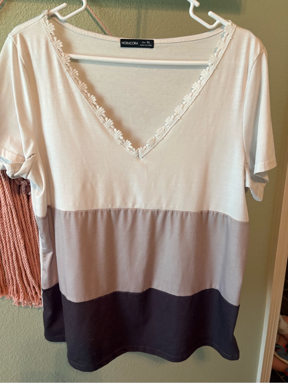 Colorblock V-Neck Short Sleeve Top - Cream Tan Brown